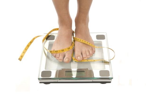 Ζυγίστε την απώλεια βάρους στο σπίτι